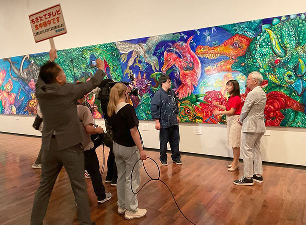 個展2日目「もぎたてテレビ」で生中継もありました。