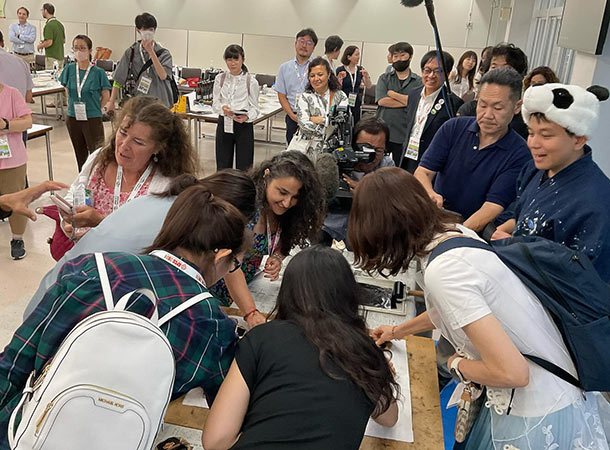 外国の方の前で初めてのライブドローイング