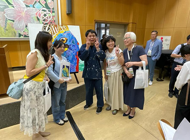 外国の方の前で初めてのライブドローイング