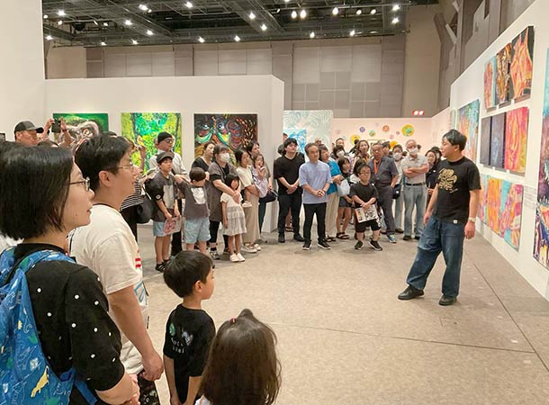 今日は午前中にギャラリートークをしました!!