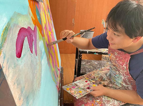 「キリン」を描いています