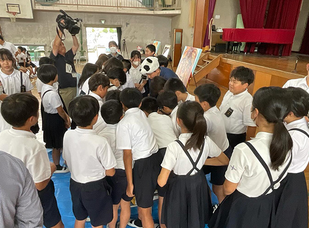 西条市立大町小学校に行きました。