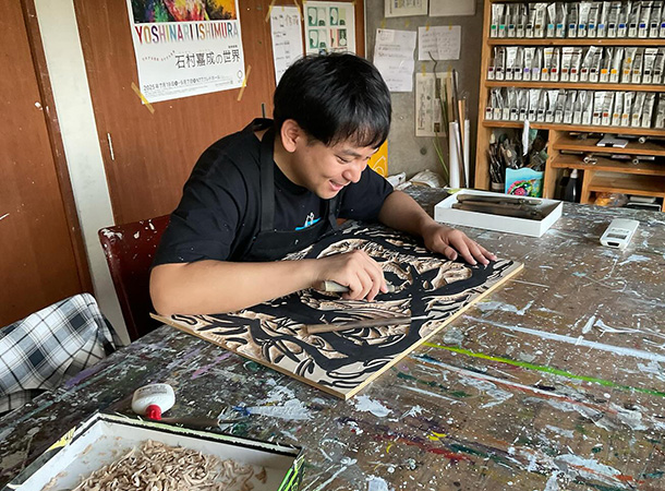 今日は版木を彫りました。