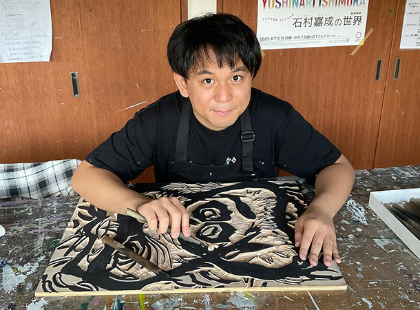 今日は版木を彫りました。